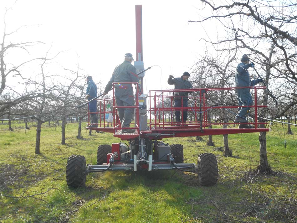 Nacelle agricole pour la taille des arbres dans les vergers LEGER SAS